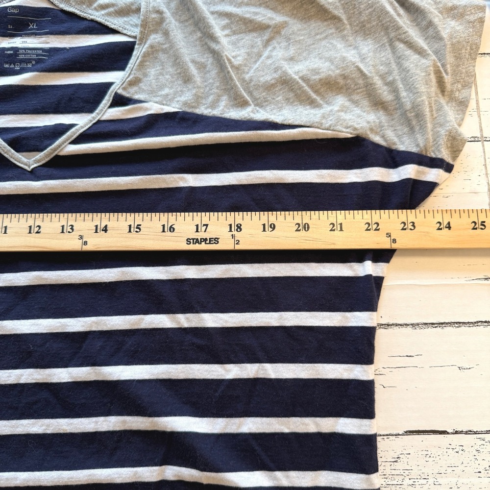 GAP Women's Striped V Neck T Shirt XL - Picture 5 of 9